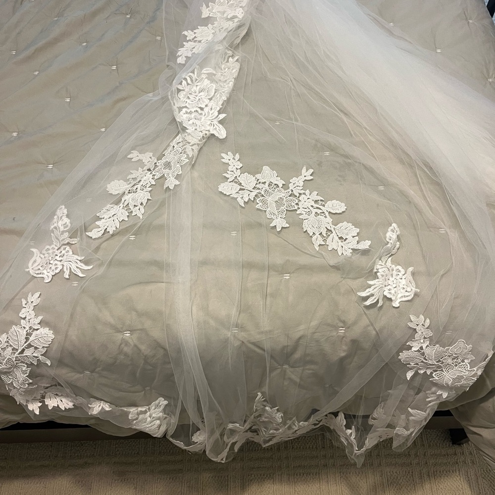 Oleg Cassini Lace Veil